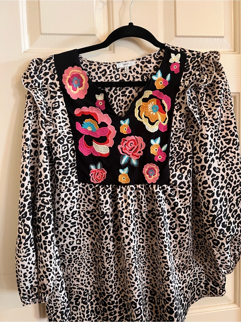 JODIFL Leopard Print Peasant Top with Floral Embroidered Yoke 🐆🌸🌺